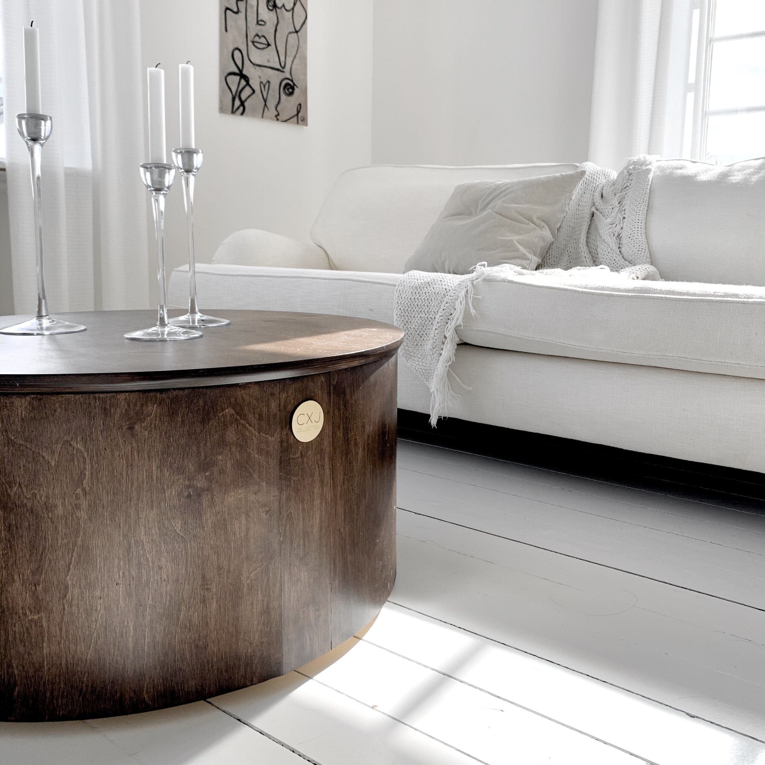 Signe coffee table